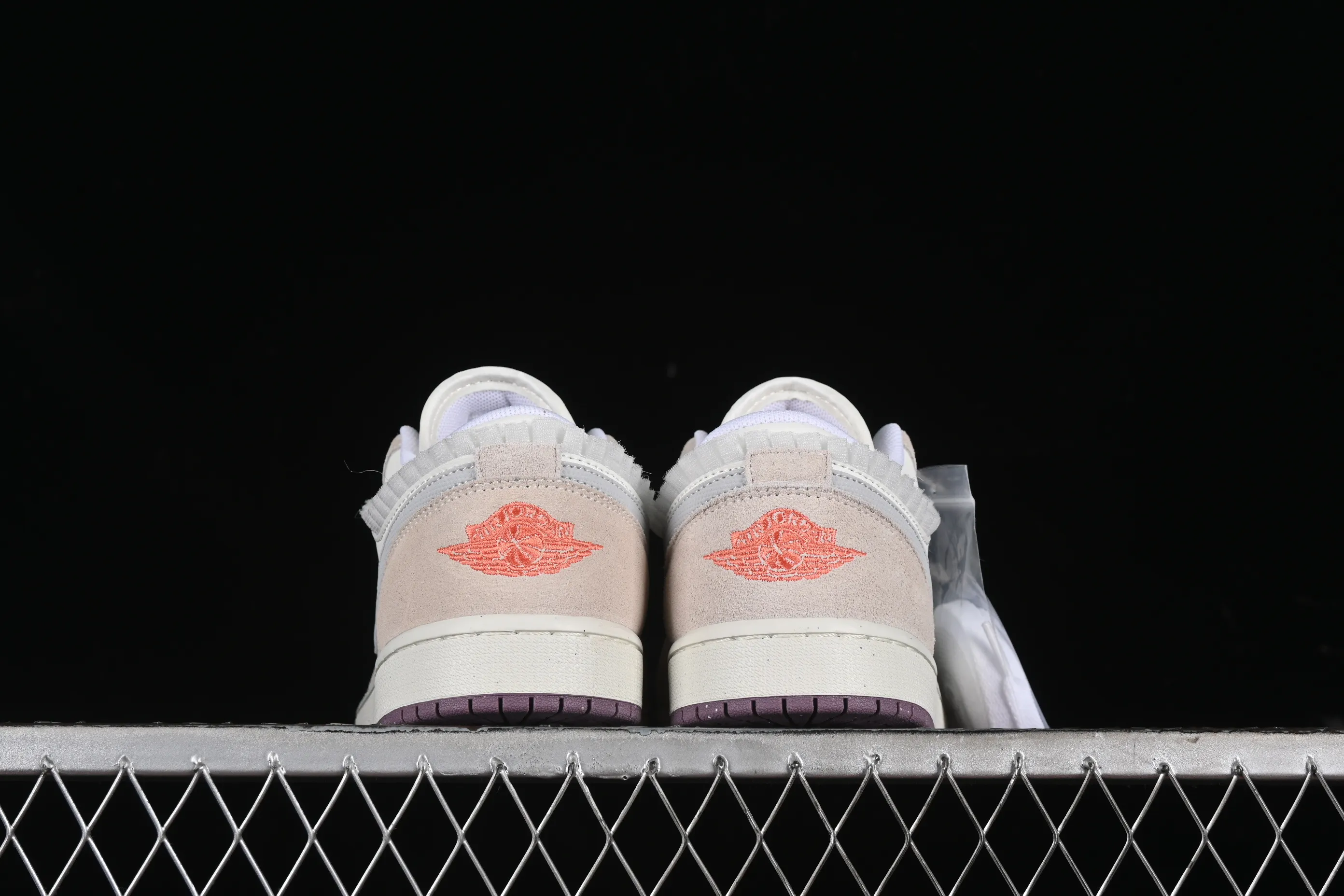 All Categories Air Jordan Jordan Series Basketball Shoes Air Jordan 1 Low Air Jordan 1 Low AJ1 Joe 1 Taro Sweetheart Low-top Retro Cultural Casual Shoes FQ8094-100